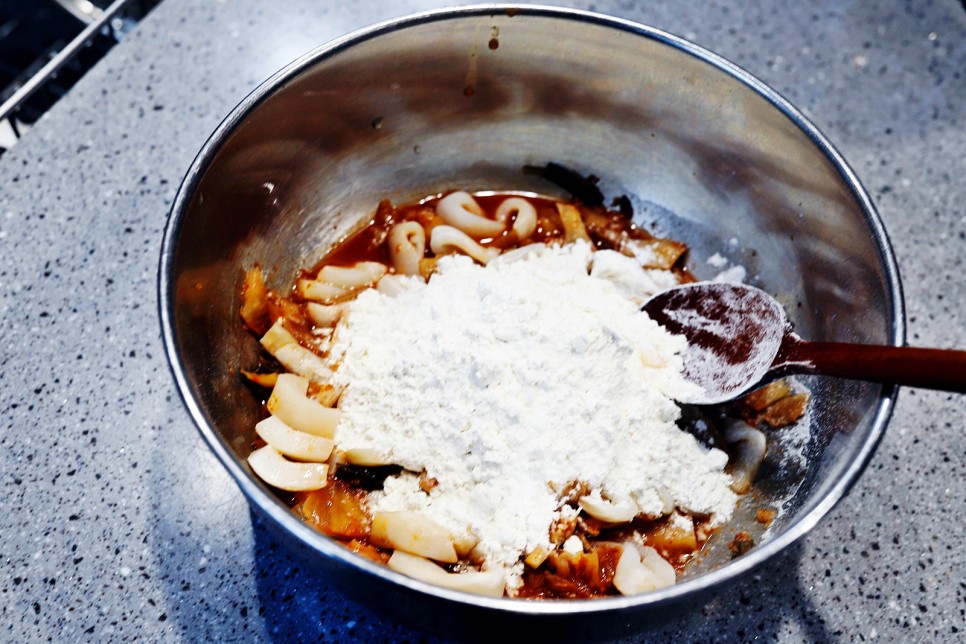 오징어 김치전 바삭하게 만드는법 튀김가루 김치부침개 레시피