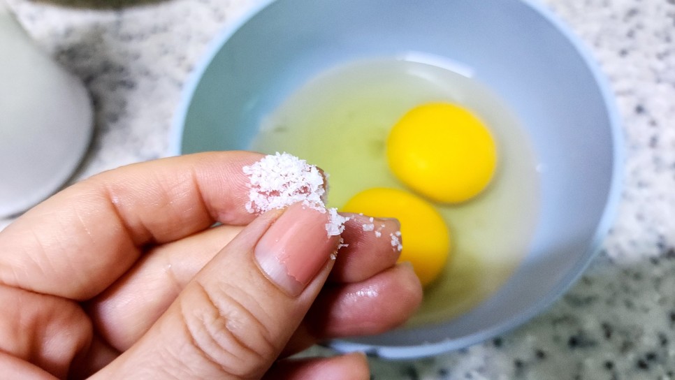 간단한 뚝배기 계란찜 만드는법 전자레인지 컵라면 계란찜 만들기 계란요리