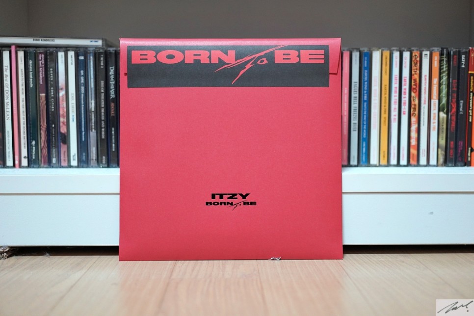 ITZY (있지) [Born to Be] (EP, 2024). CD.