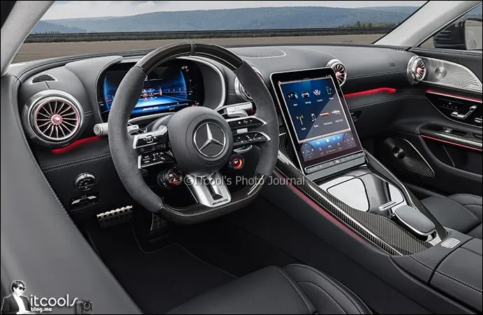 2024년 신형 메르세데스 벤츠 AMG GT 쿠페: 혁신적인 디자인과 기술