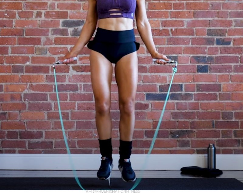 홈트 유산소 운동 실내 줄넘기 효과 다이어트 무릎 1000개 칼로리