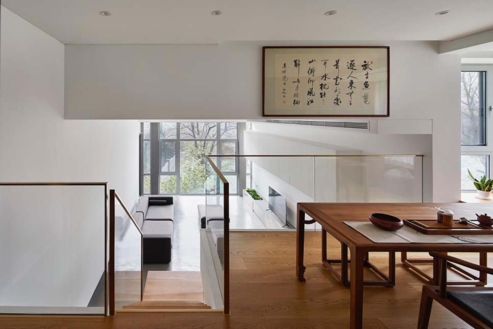 스킵 플로어 아파트! 반 층 높이의 거실로 전 층을 하나로 연결하다. Skip House by KiKi ARCHi