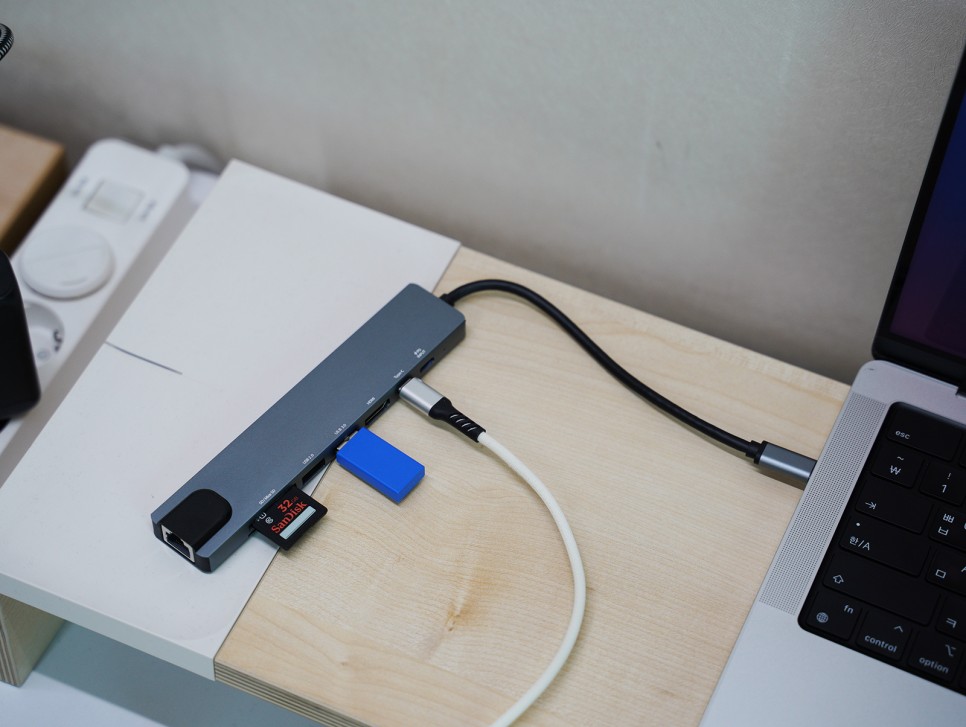 맥북 8포트 멀티 USB 허브 랜 젠더 아이패드 C타입 호환 모락 프로토