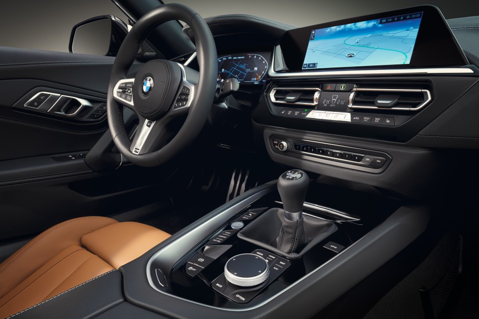 2025 BMW Z4, 드디어 수동변속기 탑재