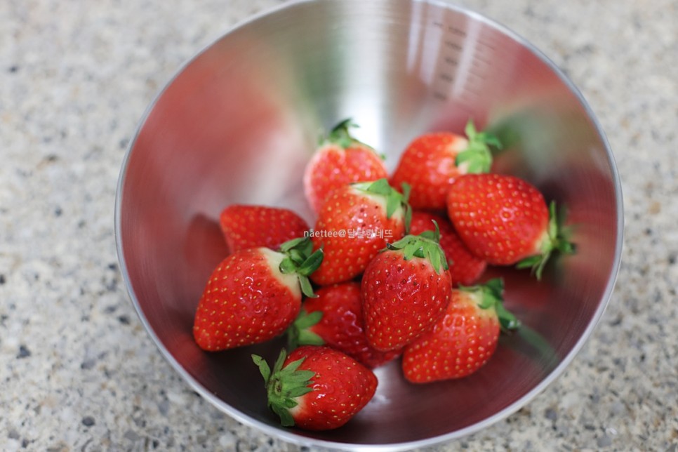 찹쌀가루 딸기모찌 만들기 과일 찹쌀떡 모찌 만들기
