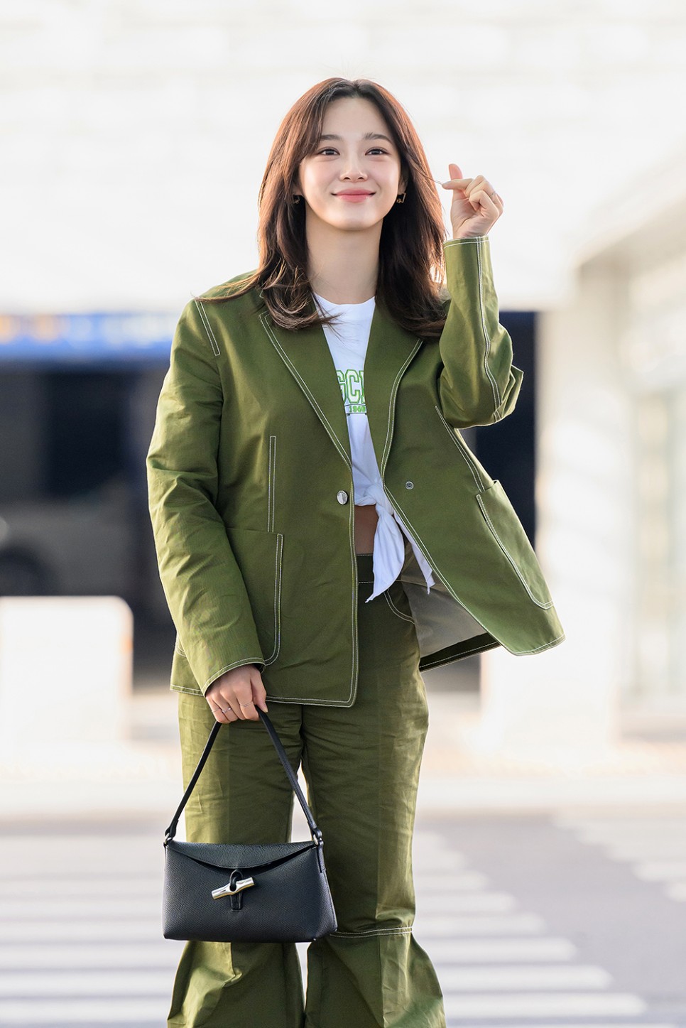 김세정 공항패션 속 가방 그리고 옷 24SS 롱샴 로조 호보백 & 여자 명품 자켓 그리고 팬츠 클로그 까지!