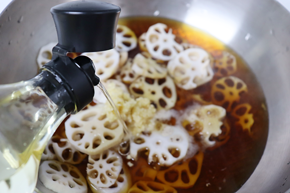 쫀득한 연근조림 만드는법 아기 연근조림 맛있게 하는법 레시피 연근 삶는법