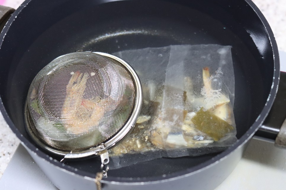 동태탕 끓이는법 동태찌개 레시피 생선매운탕 양념 재료 끓이기