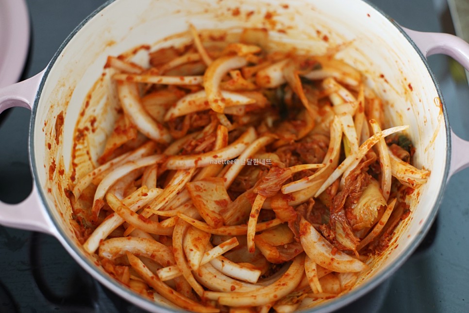스팸 김치찌개 맛있게 끓이는법 신김치 김치찌개 레시피