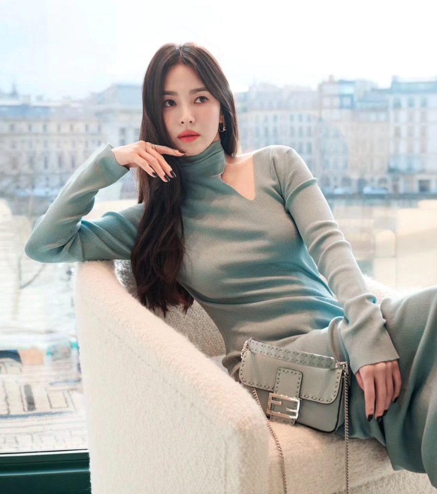 송혜교 펜디 바게트백 파리 패션쇼 30대 여자 명품 가방 브랜드로 추천