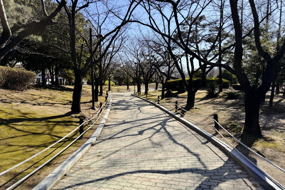 나들이 가볼만한곳 부산 근교 여행지 김해 연지공원