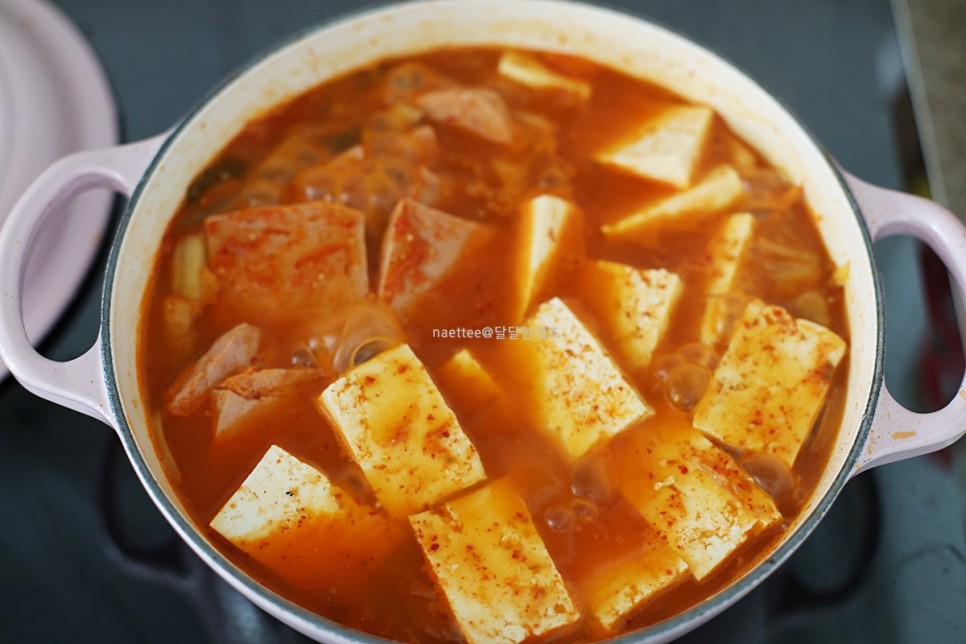 스팸 김치찌개 맛있게 끓이는법 신김치 김치찌개 레시피