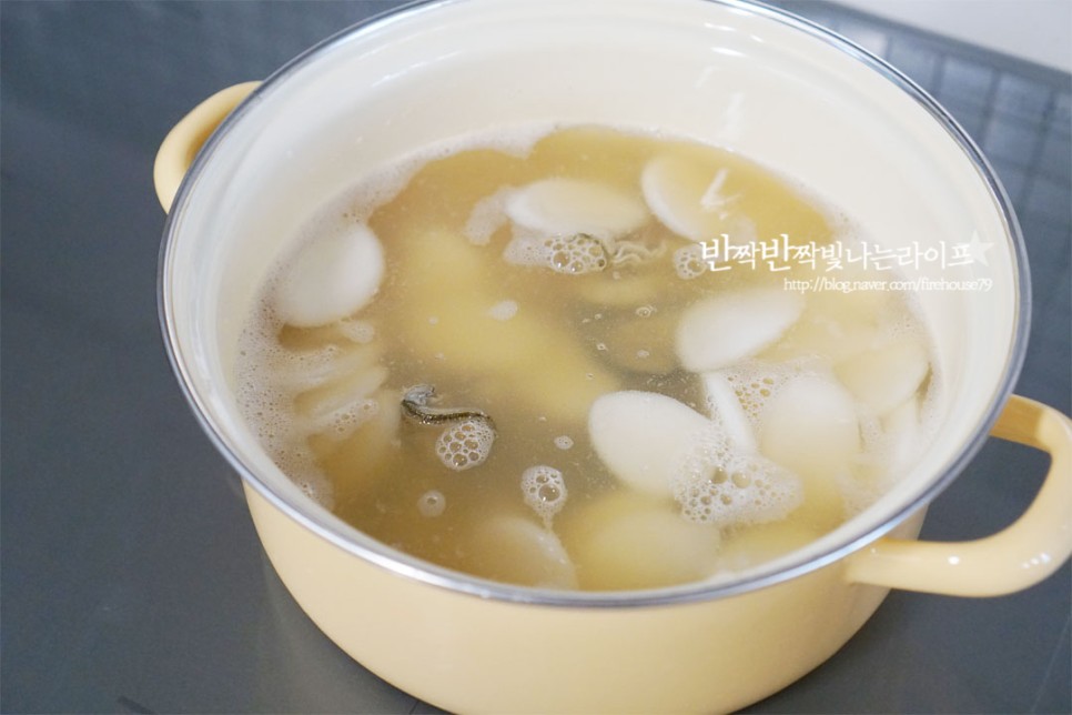 매생이 굴떡국 끓이는법 설날 음식 멸치육수 떡국 레시피