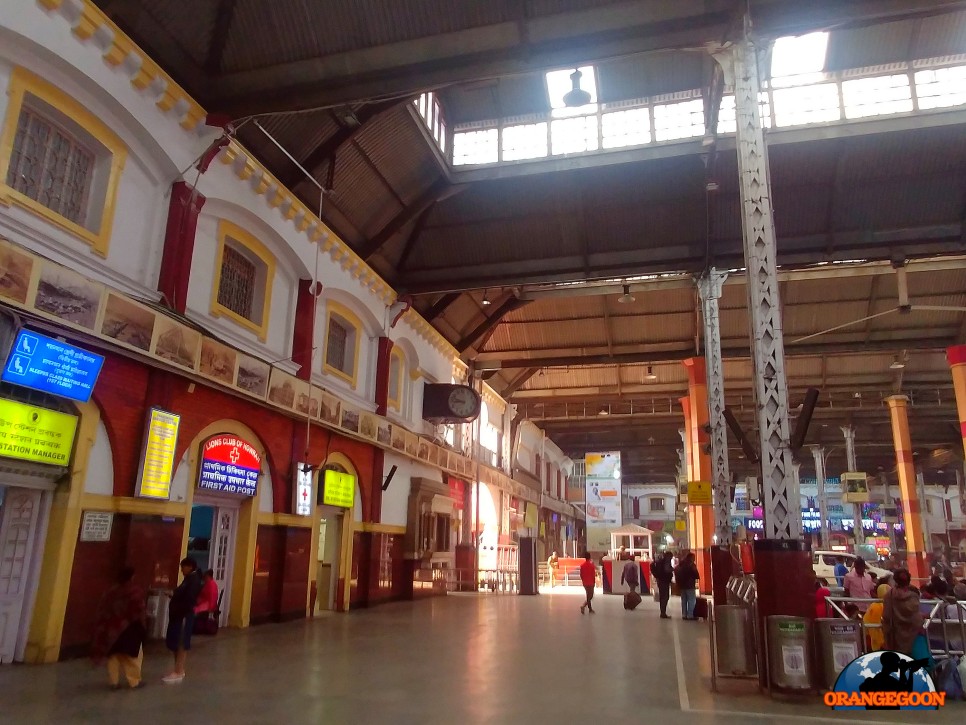 (인도 콜카타 / 하우라 역 #1) 인도 동북부의 중심도시. 인도 제국 수도의 역사를 공부하는 시간. 콜카타의 관문 Howrah Railway Station