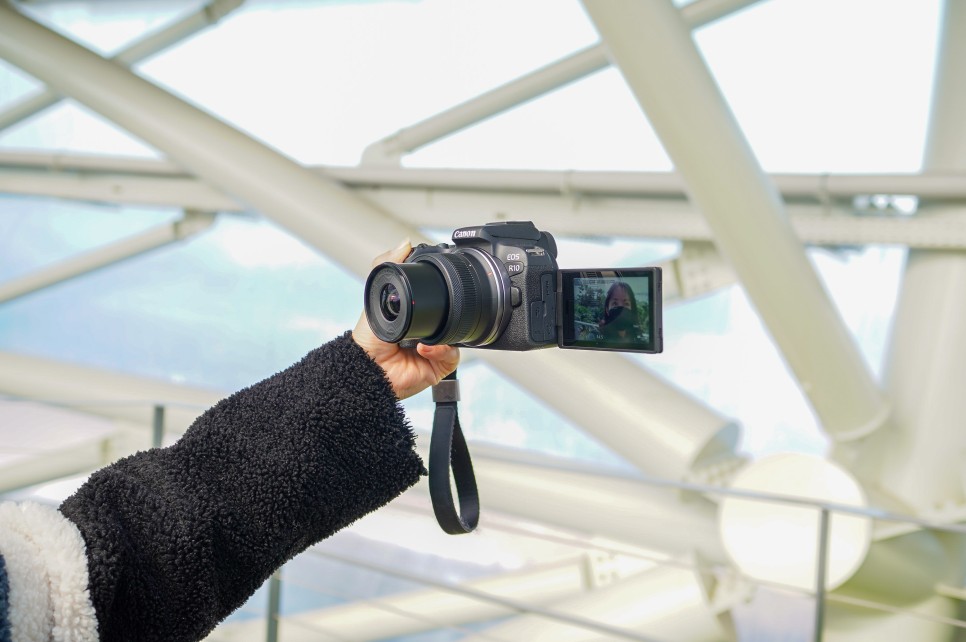 캐논 카메라 EOS R10 입문용 브이로그 동영상 카메라 추천