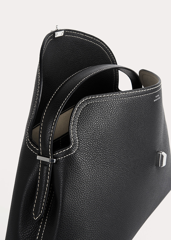 이연희 데일리백 시사회룩 토템 가방 티락 탑핸들 숄더백 30대 여자 명품 가방 브랜드