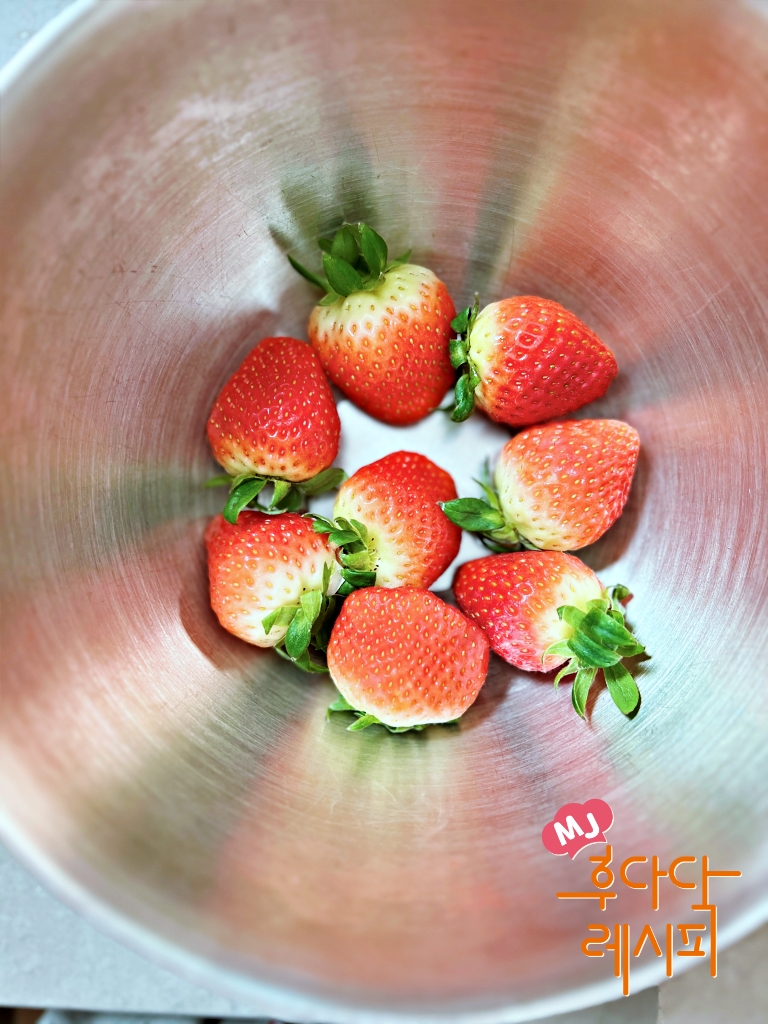 집에서 딸기 탕후루 만들기 딸기 탕후루 만드는법 쉽게 설탕 결정 확인