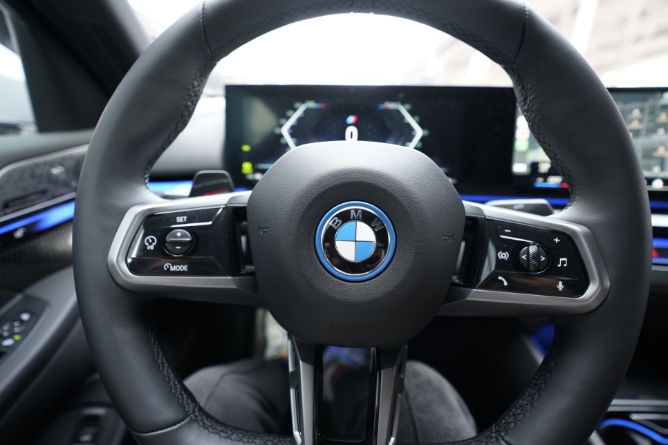 BMW i5 eDrive40 시승 후기, 가격 및 할인 프로모션 정보