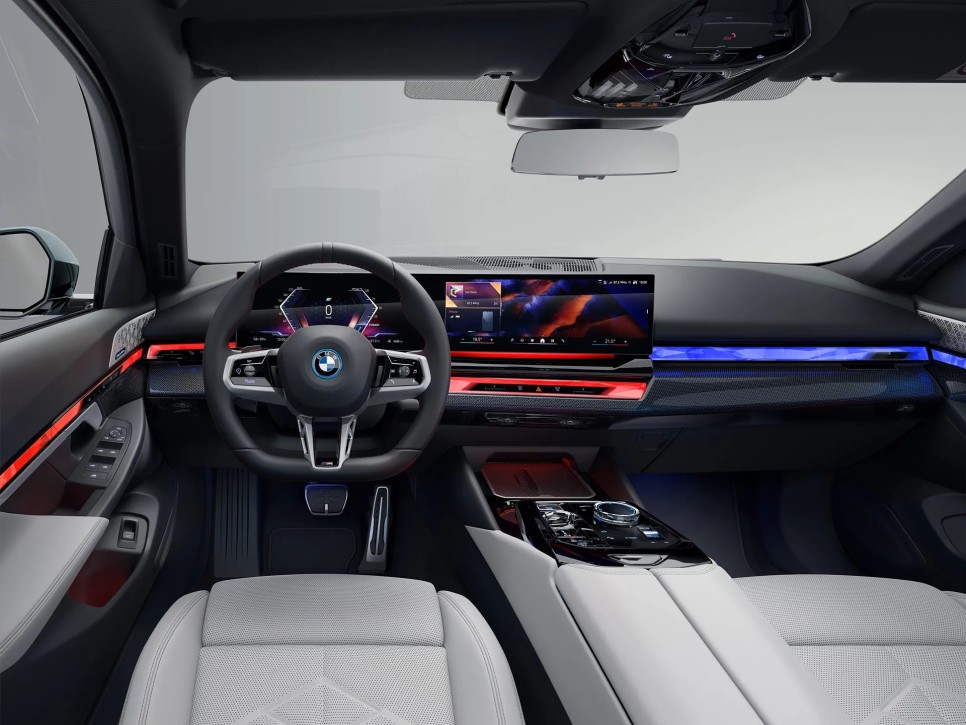 2024 BMW 5 시리즈 왜건 가솔린, 전기차 공개