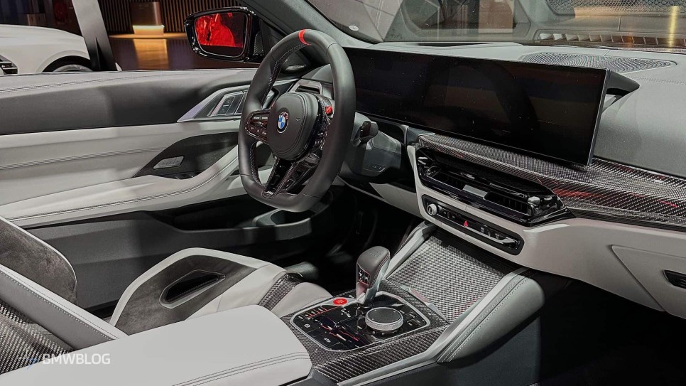 신형 BMW 4시리즈, M4 페이스리프트(LCI) D컷 핸들 채택