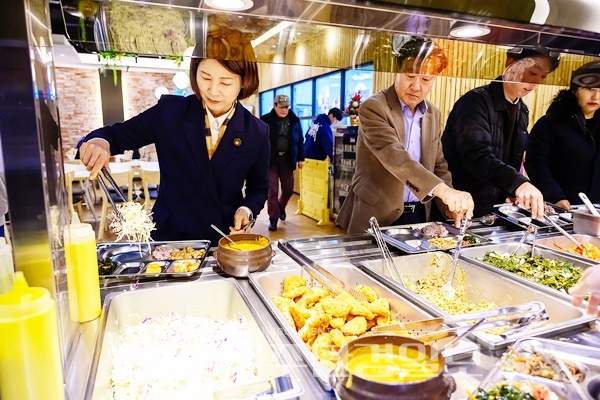 서귀포시청 공직자, 월동채소 소비촉진 동참..구내식당서 소비 한몫
