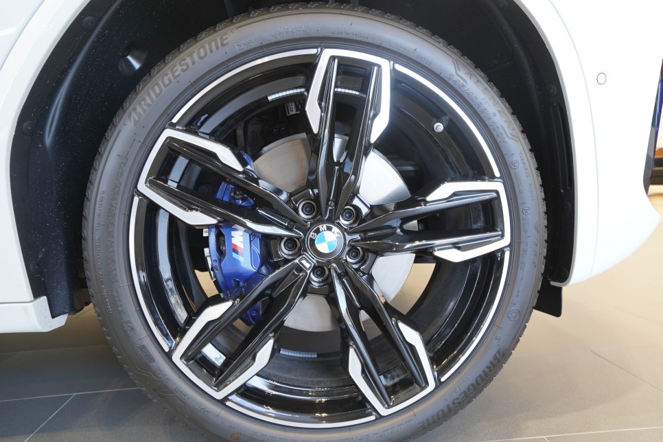 BMW X4 리스 모델이 인기가 좋은 이유는?