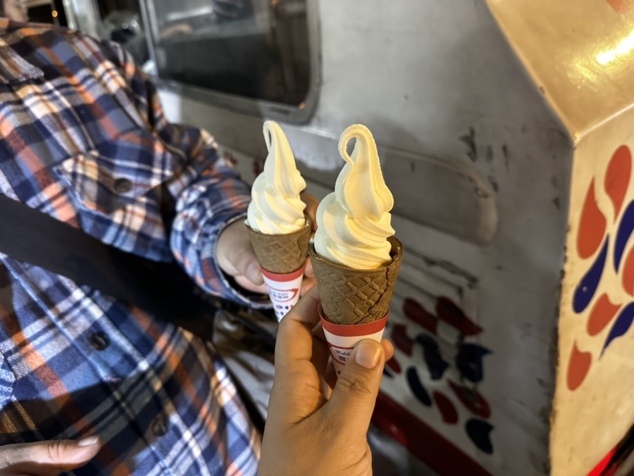 홍콩 야시장 구경, 아이스크림사먹기, 17년 24년 아드님 비교샷
