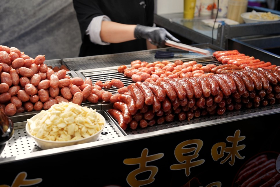 활기찬 대만 라오허제 야시장 즐겨보기