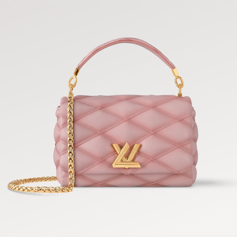나연 사복 패션 속 루이비통 신상 핑크 가방 GO-14 말타쥬 숄더백 30대 여자 명품 가방 브랜드