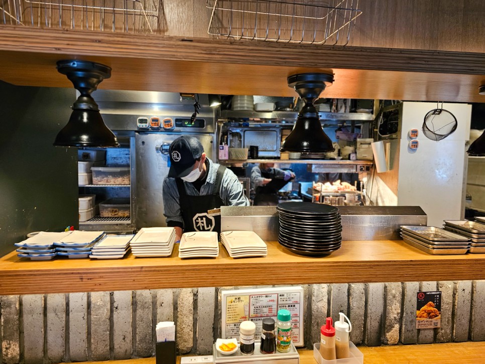 삿포로역 근처 맛집 홋카이도 명물 닭튀김 잔기 야키토리 라멘 이자카야