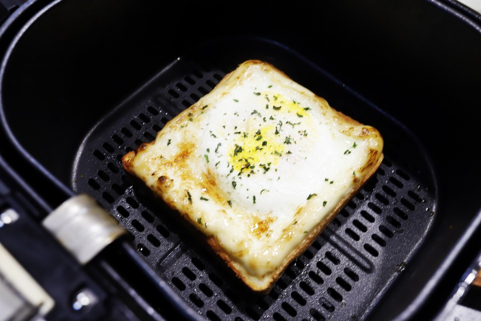 에어프라이어 에그토스트 만들기 초간단 계란 식빵 마약 토스트