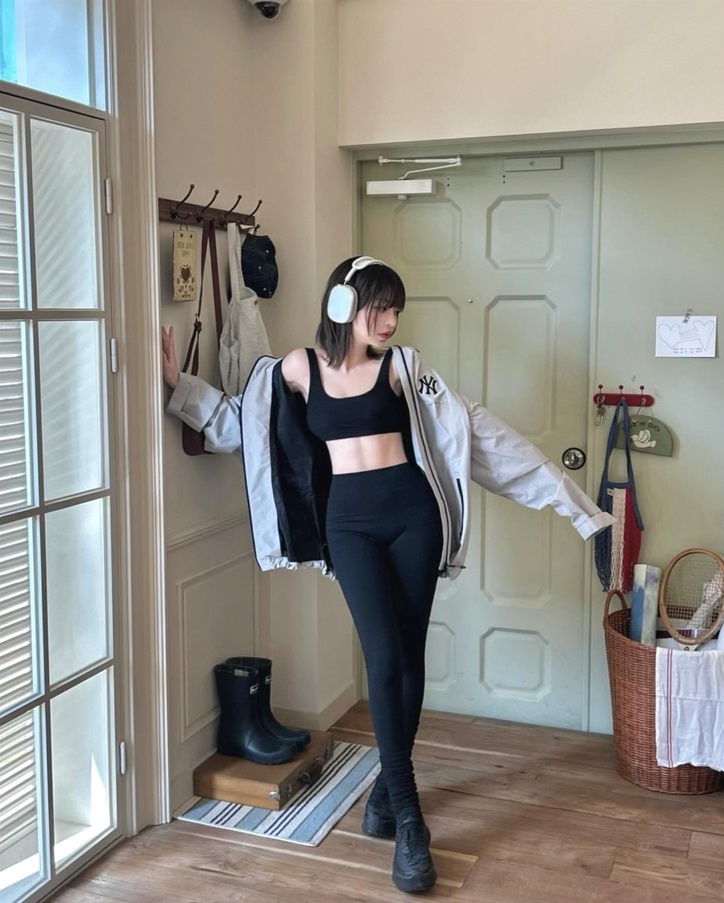 엠엘비 여자 바람막이 문가영 화보 착용 여성봄자켓 예쁘다 !