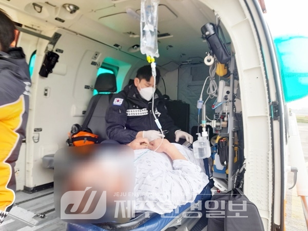 설 연휴 하늘 누빈 제주 소방헬기‘한라매’도민 생명 지켜내