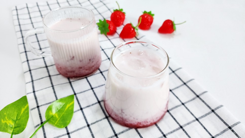 리얼딸기우유 딸기청 만들기 딸기라떼 홈카페 레시피 생딸기우유 만드는법