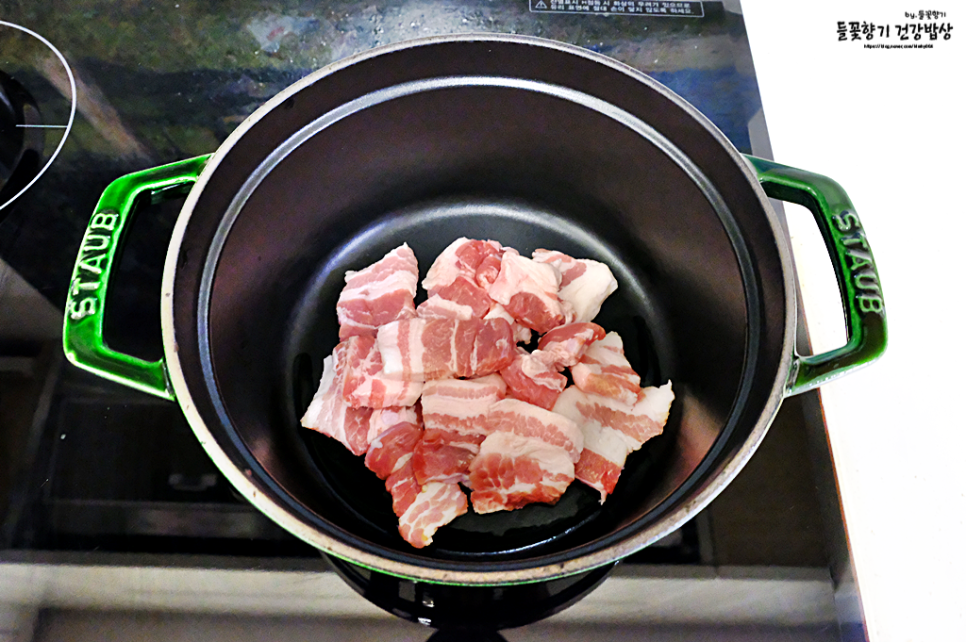 돼지 김치찌개 맛있게 끓이는법 돼지고기 삼겹살 김치찌개 레시피