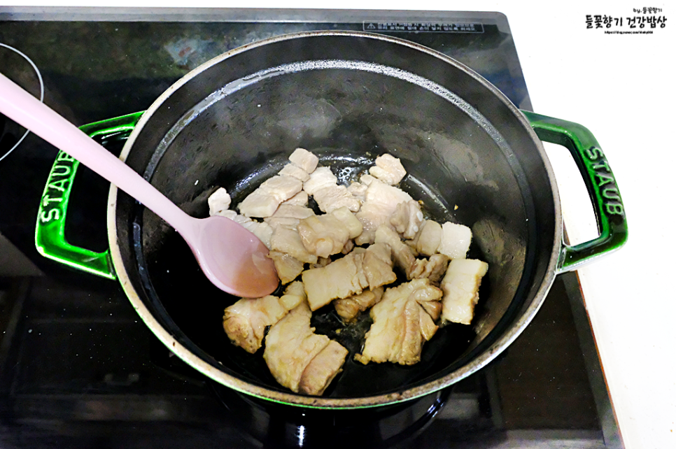돼지 김치찌개 맛있게 끓이는법 돼지고기 삼겹살 김치찌개 레시피