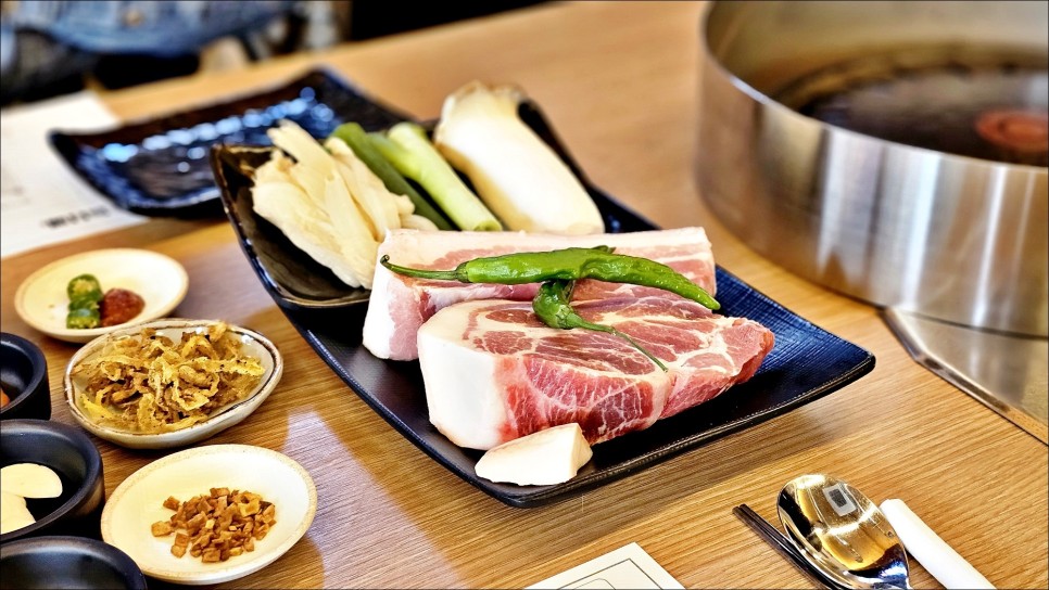 제주 관광지 섭지코지 근처 제주도 흑돼지 맛집 돌담애!