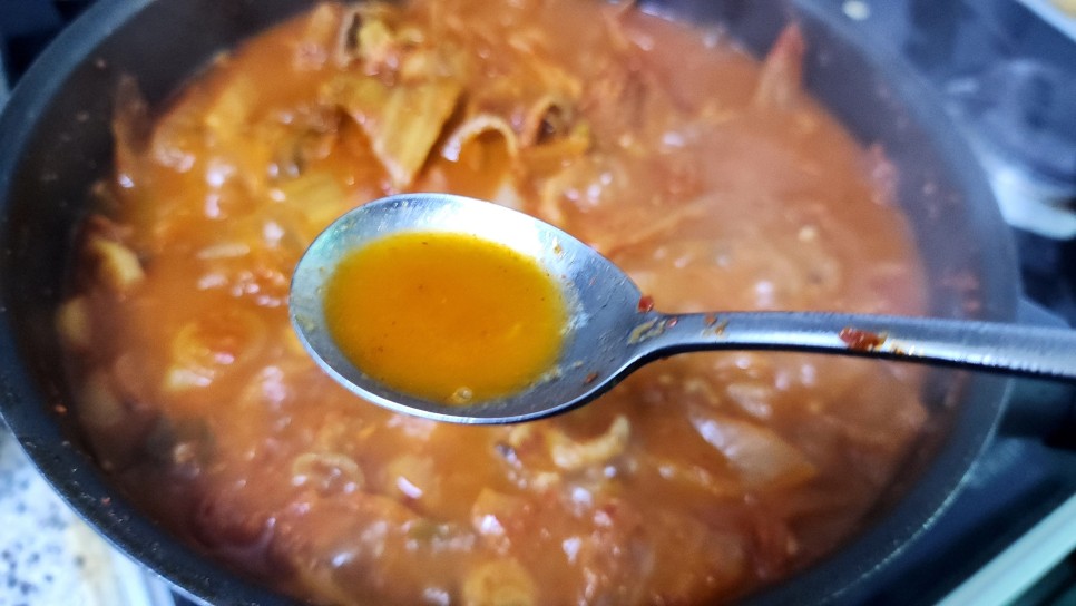 류수영 김치찌개 끓이는법  돼지고기 김치찌개 편스토랑 레시피 앞다리살 요리