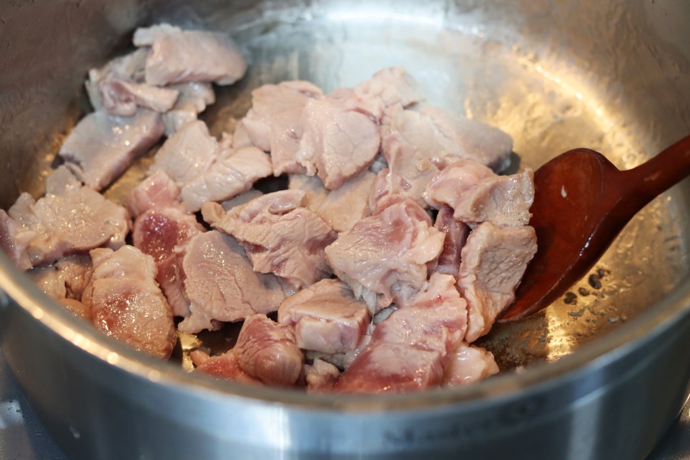 돼지 김치찌개 맛있게 끓이는법 돼지고기 두부 김치찌개 레시피 만드는 법