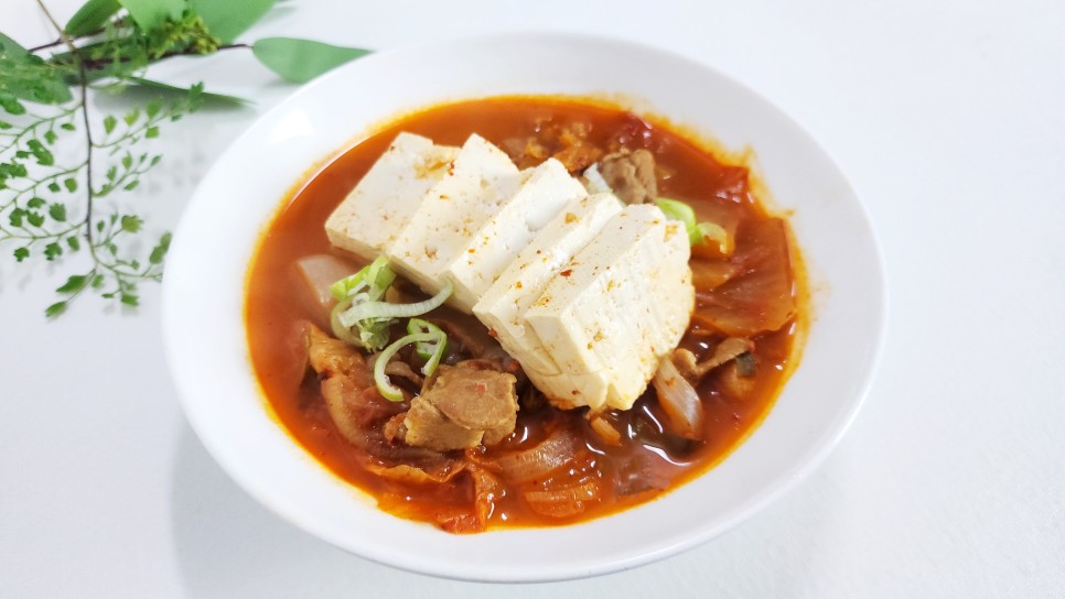 류수영 김치찌개 끓이는법  돼지고기 김치찌개 편스토랑 레시피 앞다리살 요리