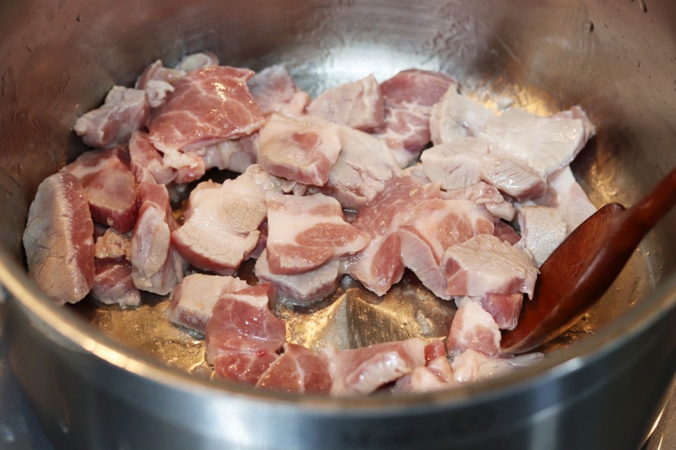 돼지 김치찌개 맛있게 끓이는법 돼지고기 두부 김치찌개 레시피 만드는 법