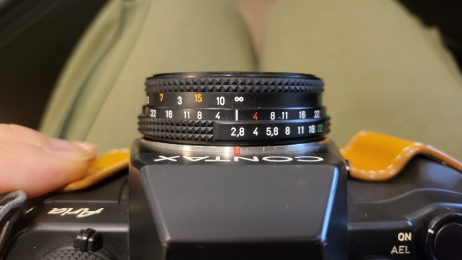 콘탁스 아리아 필름카메라의 새로운 렌즈 칼 짜이즈 테사 45mm f2.8