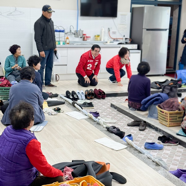 법환동 해녀40인, 이경용 후보 간담회 후 정책 지지선언