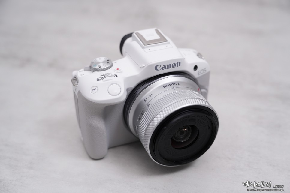 유튜브 브이로그 카메라 추천 캐논 EOS R50 가볍고 다양한 편의 기능 매력 있네!