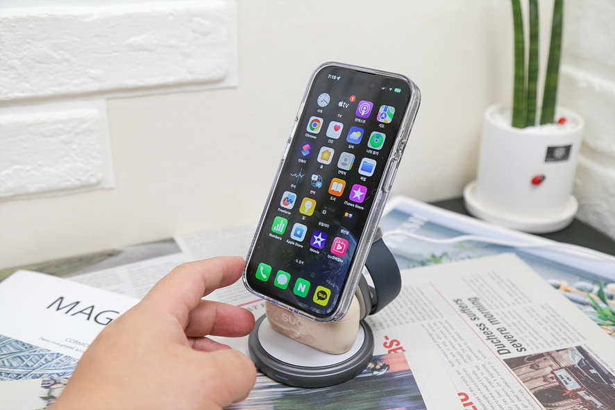 아이폰 애플워치 3in1 무선 맥세이프 충전기 휴대성이 돋보이는 폴더블 회전식 거치대