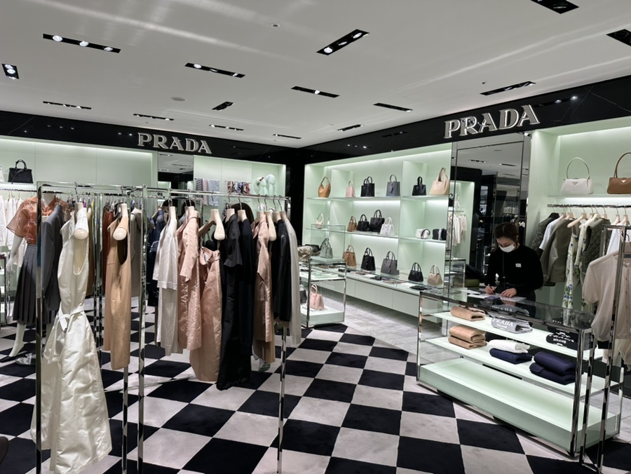 일본 도쿄 옷 쇼핑 브랜드: 명품 쇼핑리스트 프라다 청자켓 가격 크롭, 신주쿠 자유여행