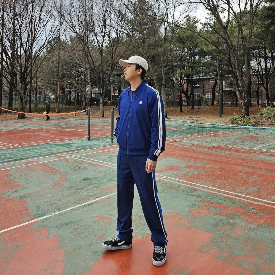 남자 트레이닝 세트 세르지오 타키니 프리미엄 테니스 웨어 남성 테니스 운동복 바람막이 찾는다면?