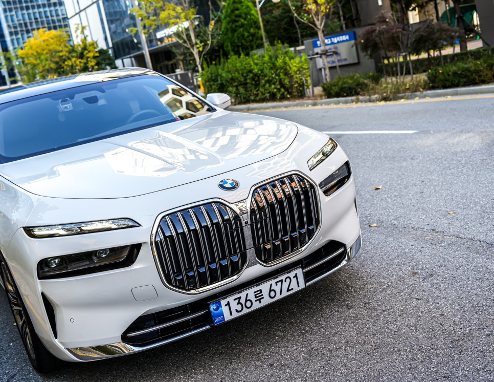 2024 BMW 7시리즈 옵션 정보 가격, 완전히 새롭게 개편한 패키지로 플래그십 세단 시장을 노립니다!