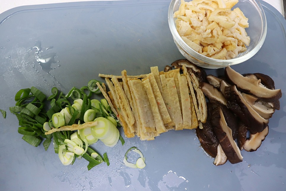 김치 수제비 만들기 레시피 어묵요리 김치수제비 반죽 만드는법