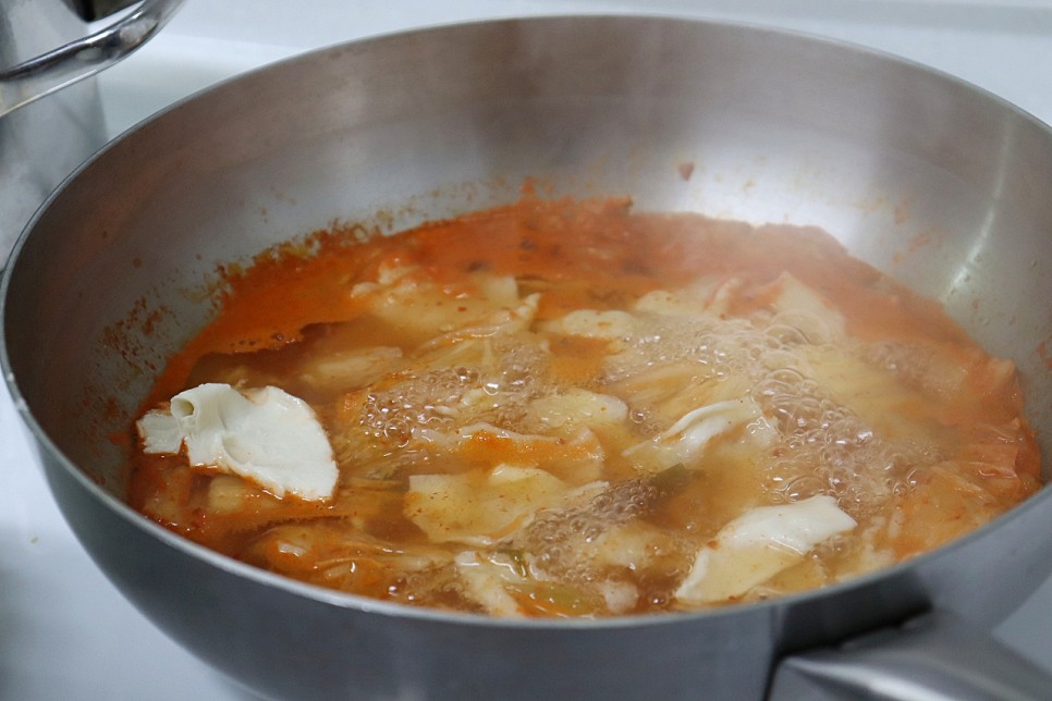 김치 수제비 만들기 레시피 어묵요리 김치수제비 반죽 만드는법